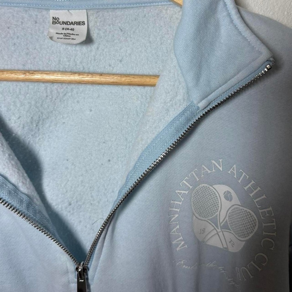 No Boundaries Manhattan Athletic Club Quarter Zip Sweatshirt Light Blue Small - Picture 3 of 4